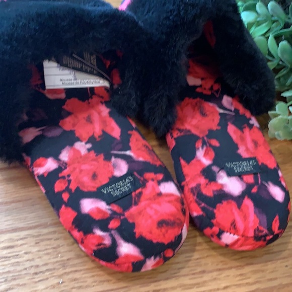 Victoria Secret | Signature Satin Slippers - Picture 7 of 10
